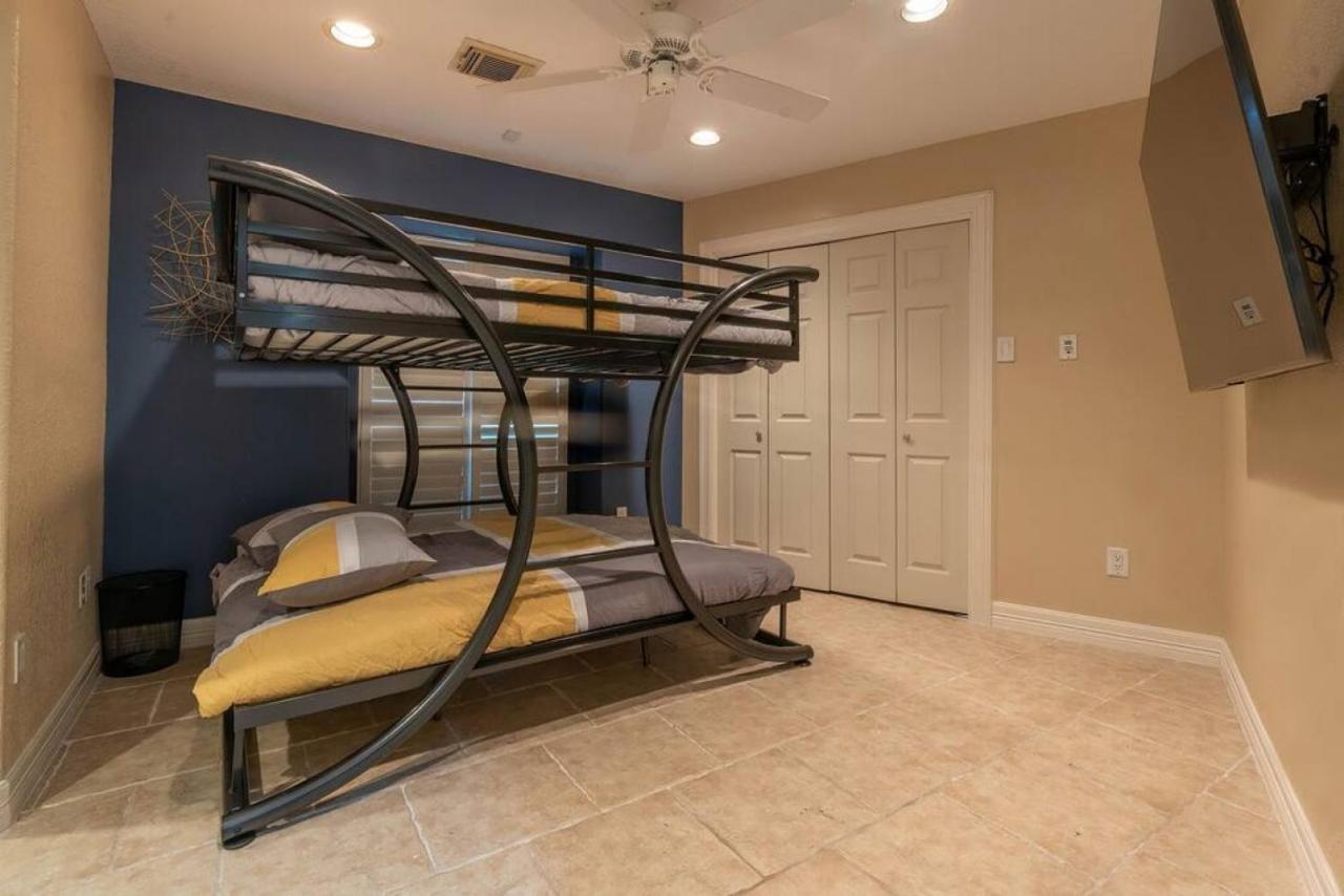 Huge 6 Bedroom With Pool, Spa, 85 Inch Tv, Game Room Houston Zewnętrze zdjęcie